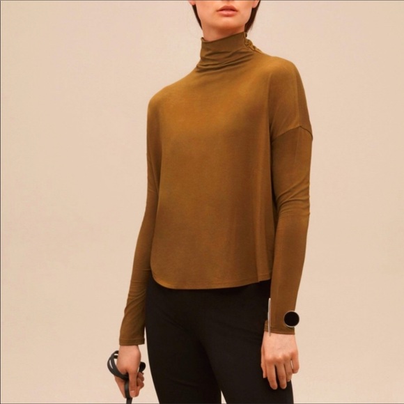 Aritzia Babaton Seaton Turtleneck-Size M